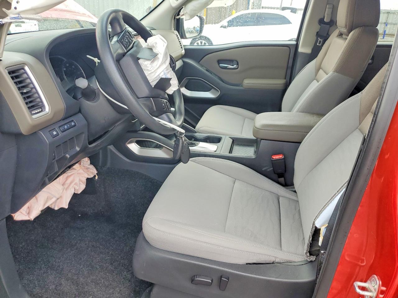 2022 Nissan Frontier SV