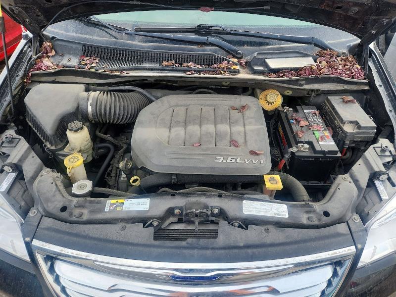 2016 Chrysler Town & Country Touring