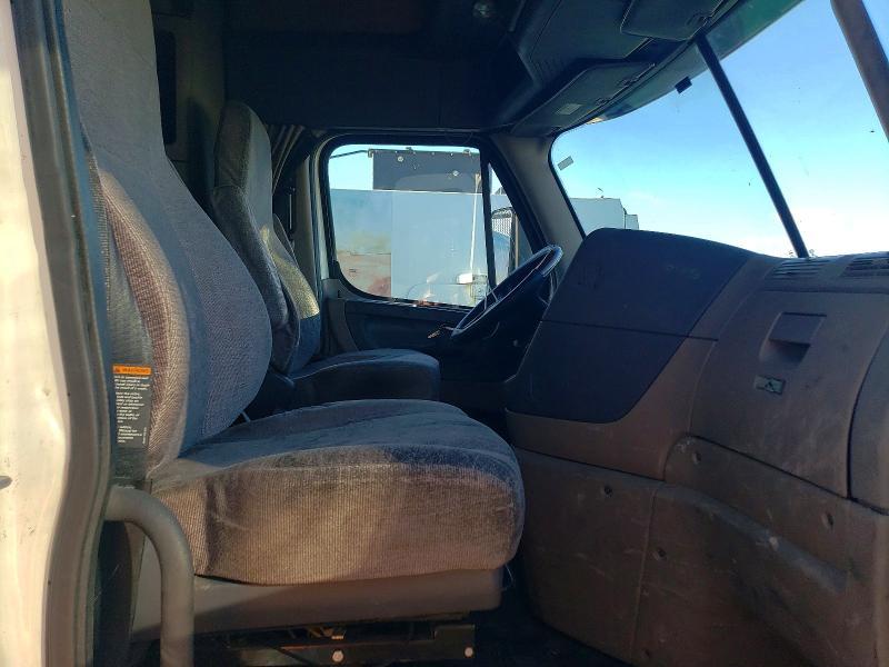 2015 Freightliner Cascadia Semi Truck