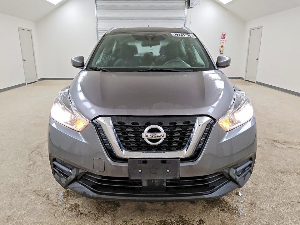 2020 Nissan Kicks sv