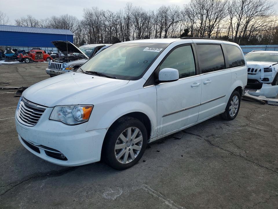 2016 Chrysler Town & Country Touring