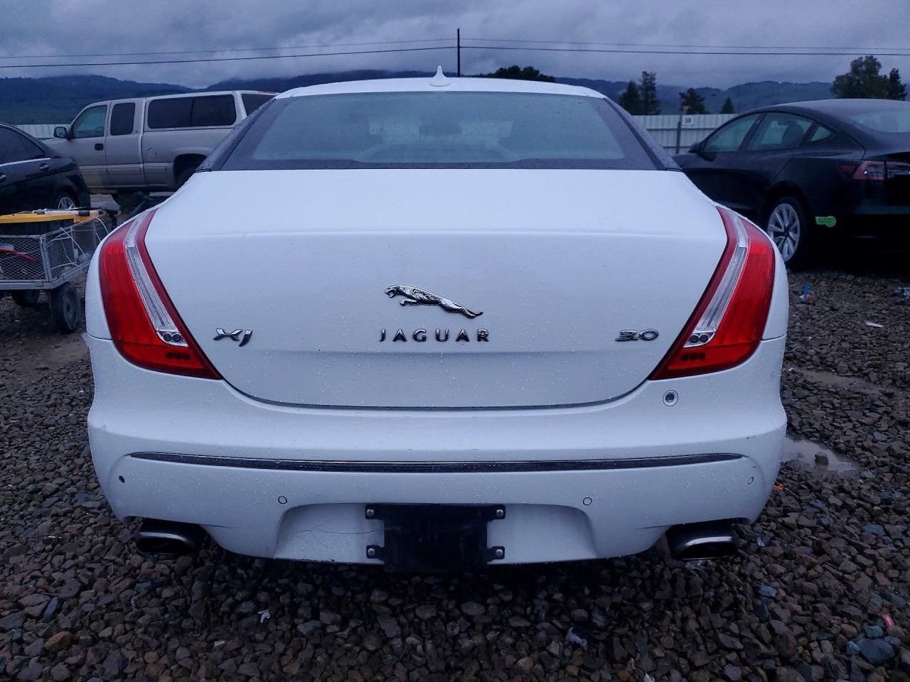 2013 Jaguar XJ