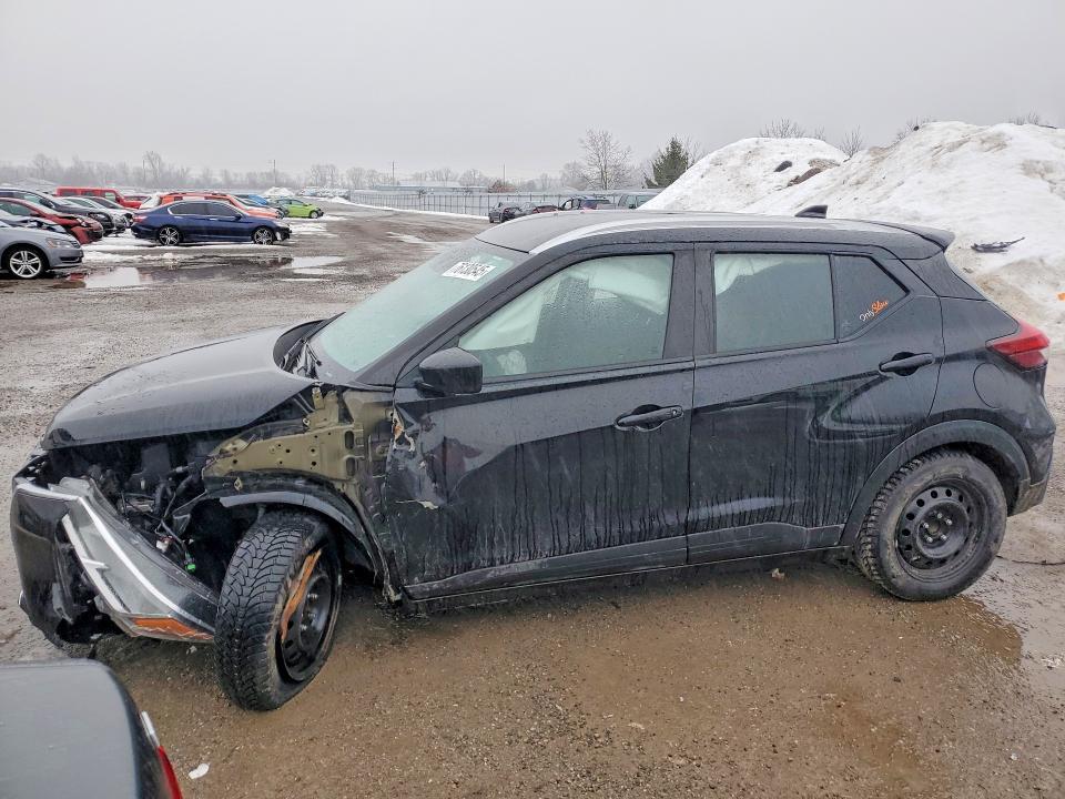 2022 Nissan Kicks sv