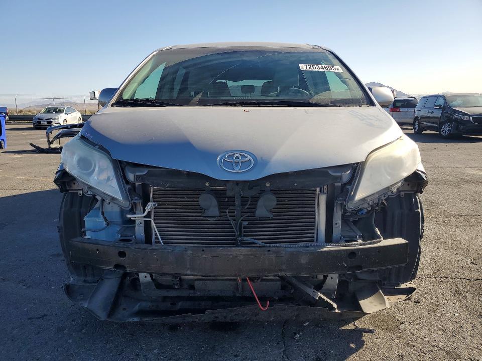 2013 Toyota Sienna le