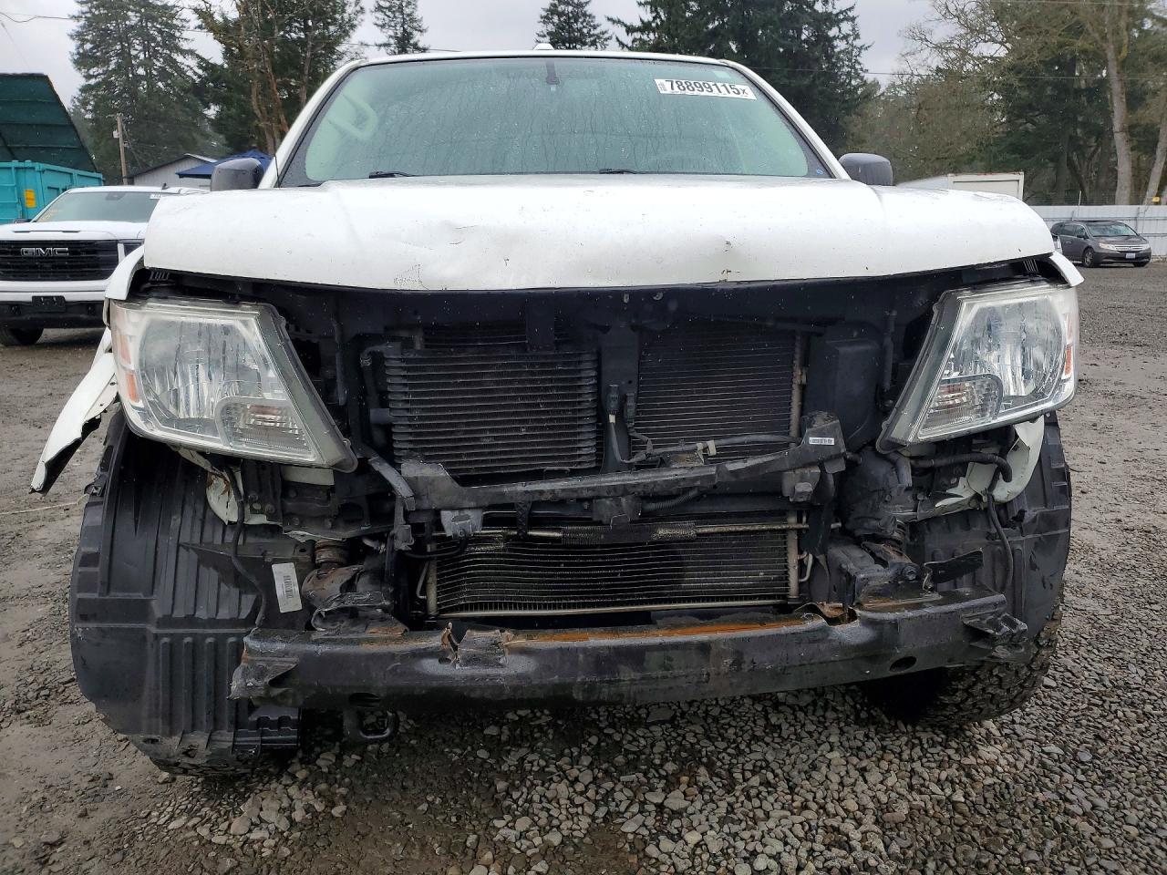 2017 Nissan Frontier SV