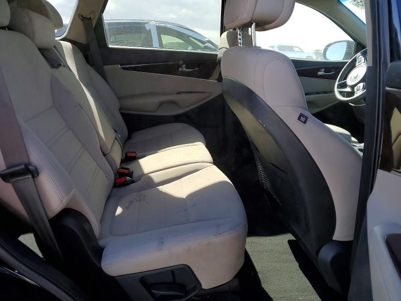 2016 KIA Sorento lx V6