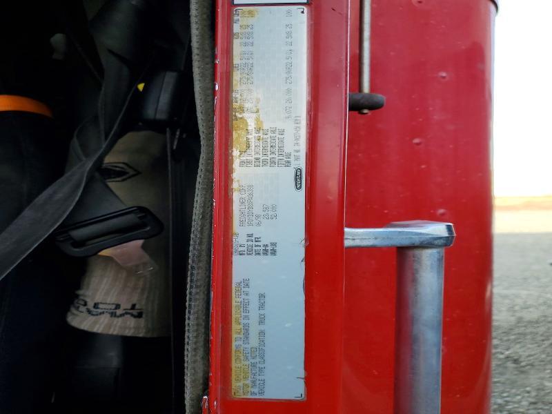 1999 Freightliner Convention Semi Truck