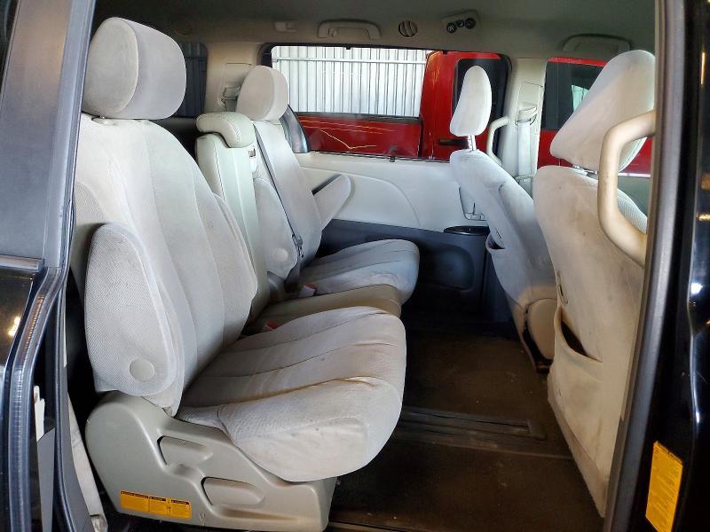 2011 Toyota Sienna le