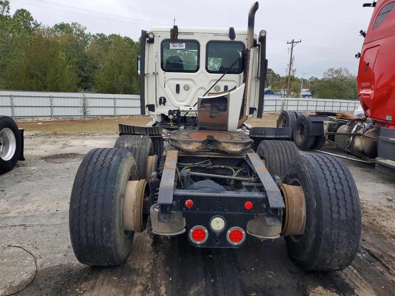 2018 Freigliner 2018 Freightliner Cascadia 125 Semi Truck