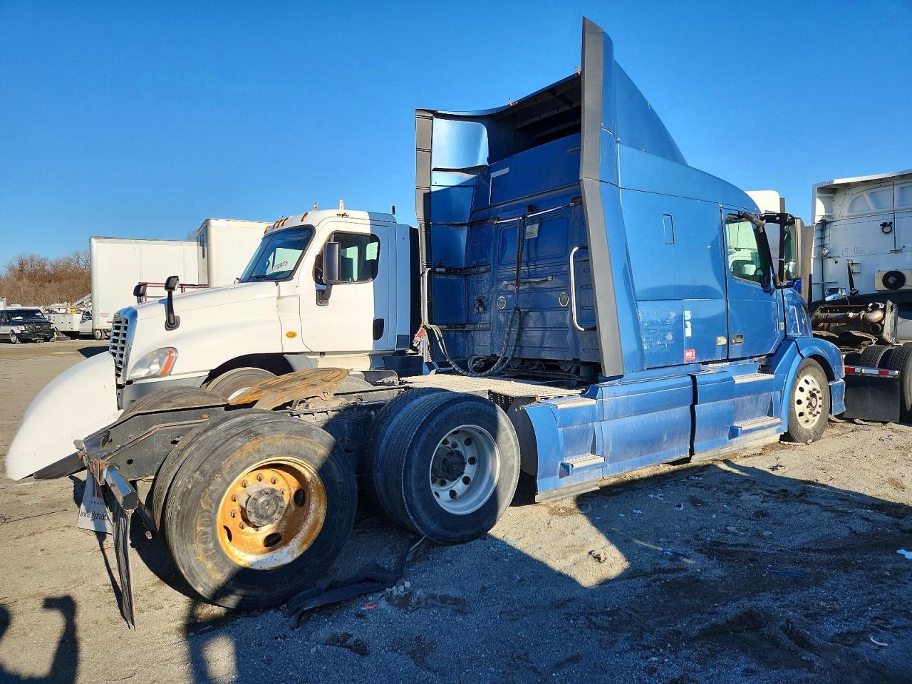 2016 Volvo VNL Semi Truck