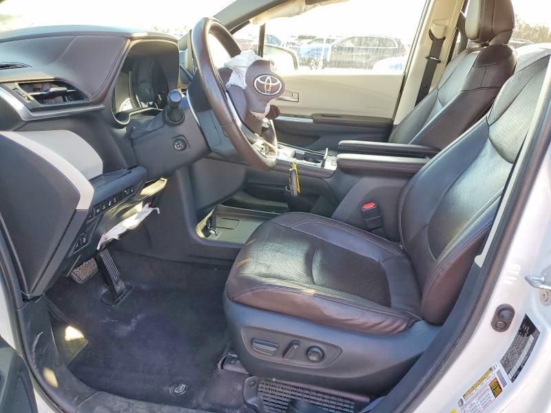 2022 Toyota Sienna Platinum 7-passenger