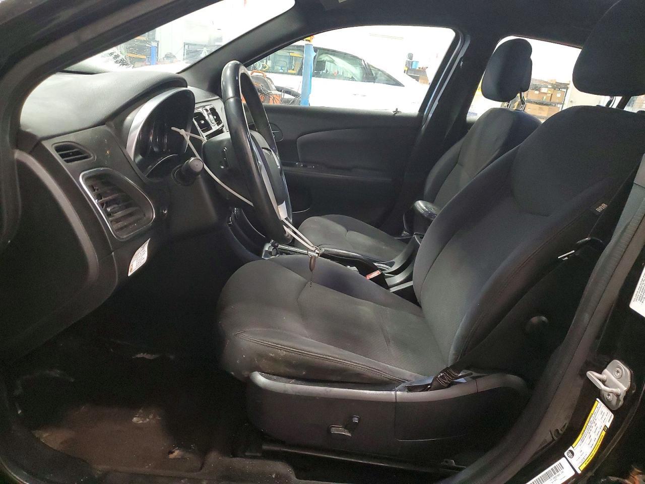 2013 Chrysler 200 s