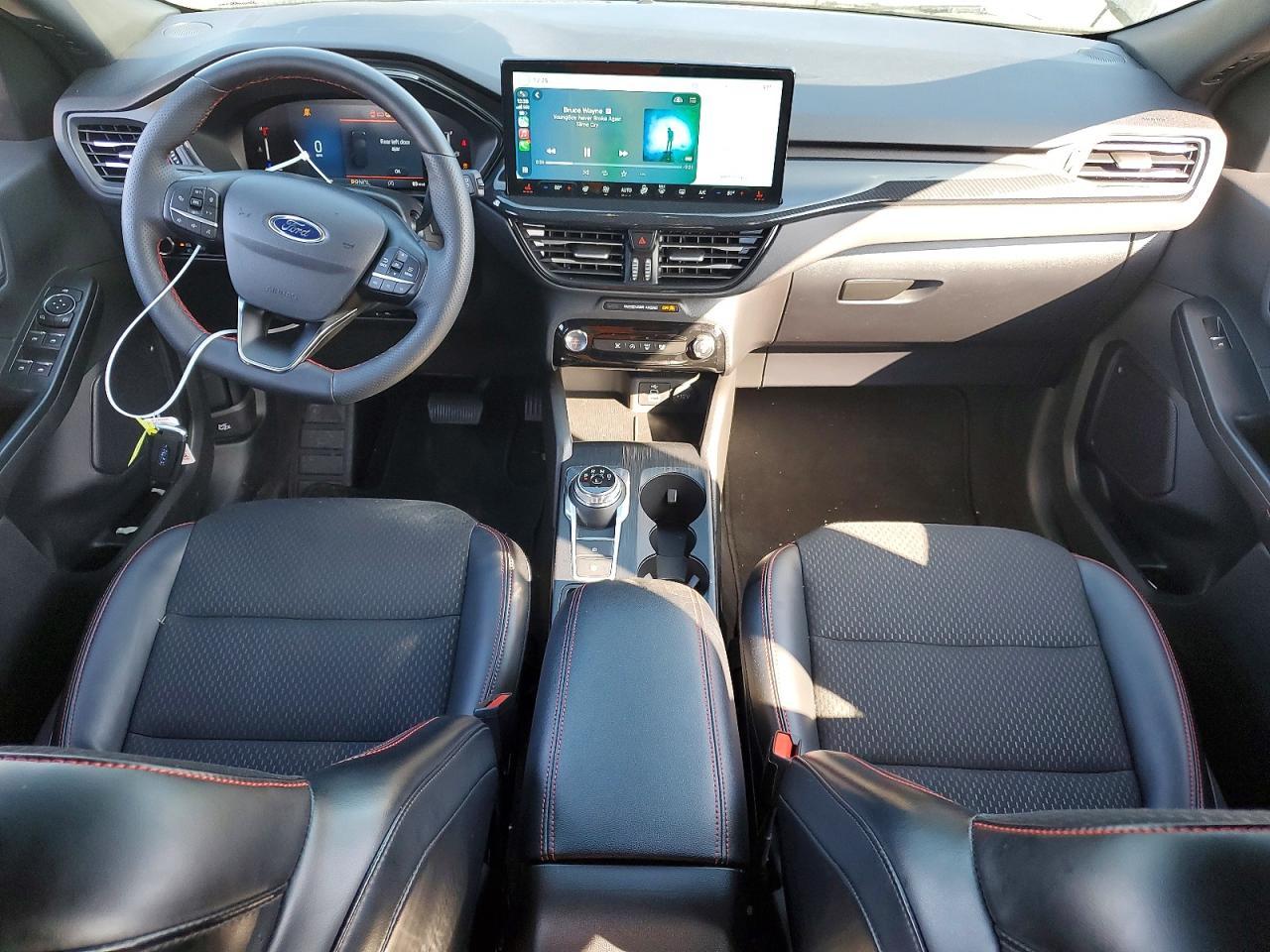 2025 Ford Escape st Line