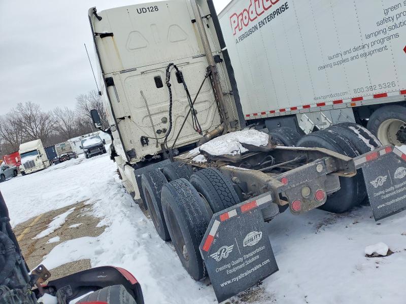 2011 Freightliner Cascadia Semi Truck