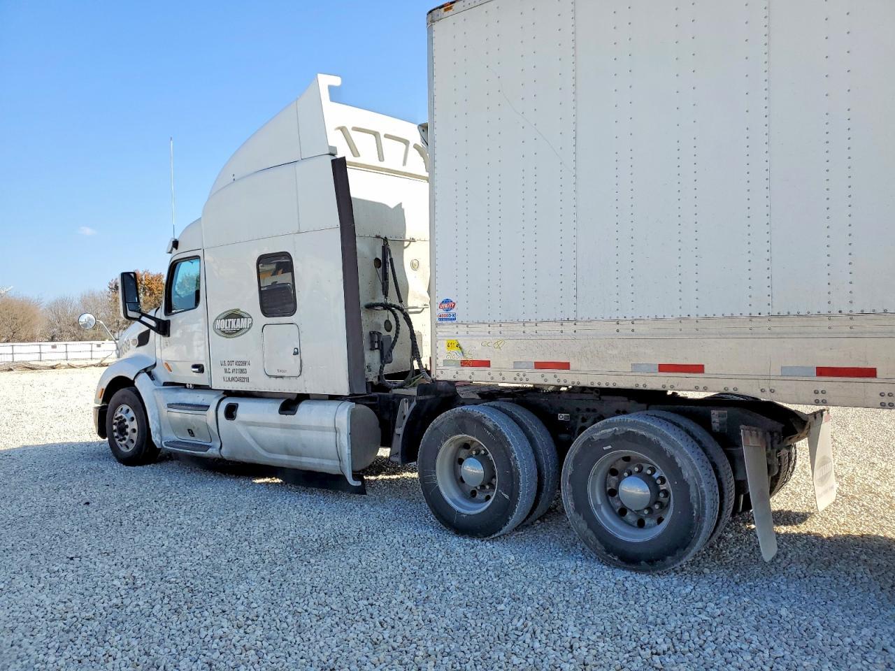 2019 Peterbilt Tractor 579-Semi Truck