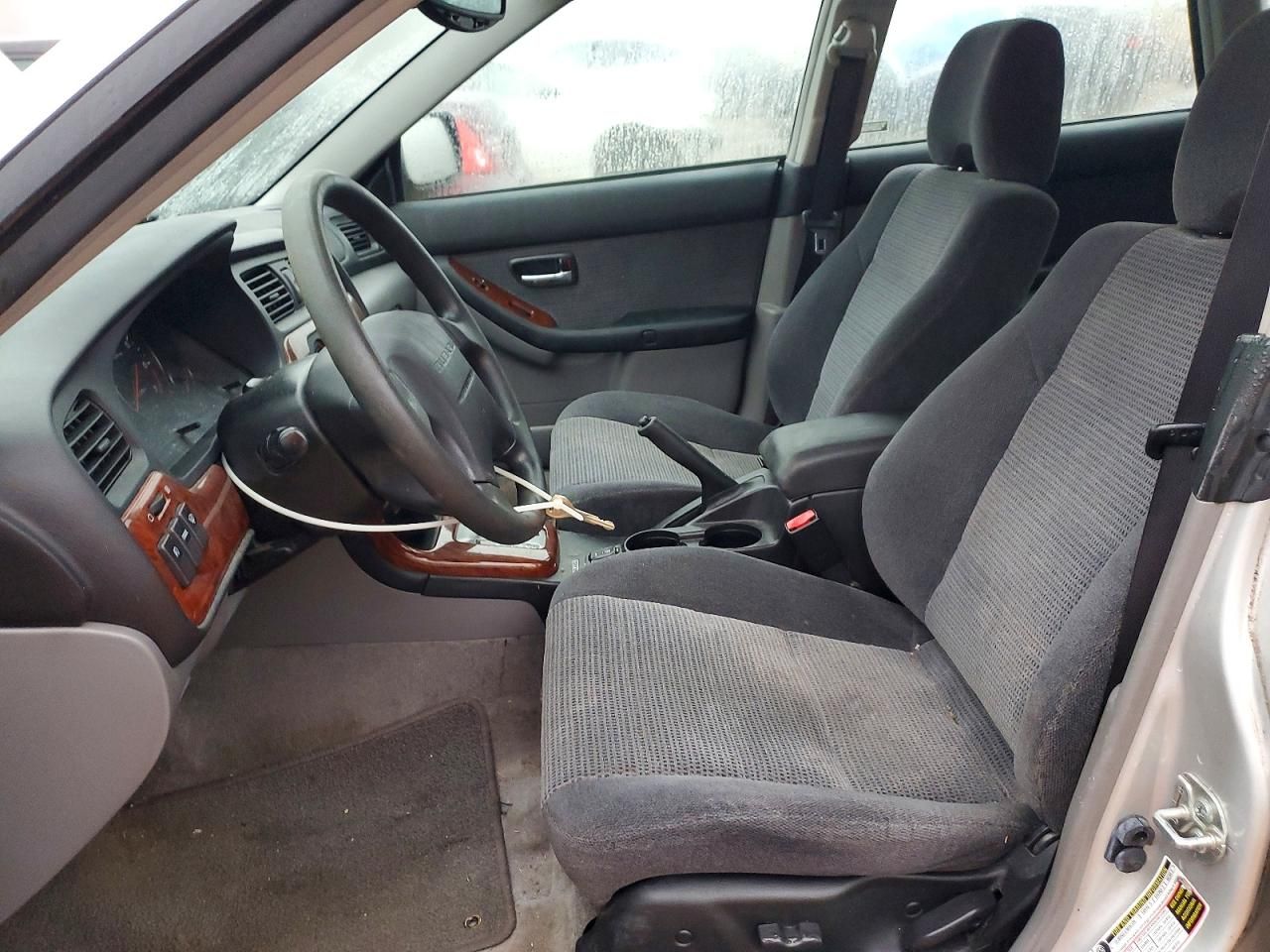 2004 Subaru Legacy Outback awp