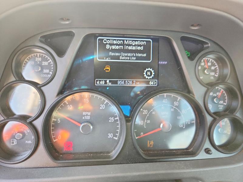 2016 Peterbilt 579 Semi Truck