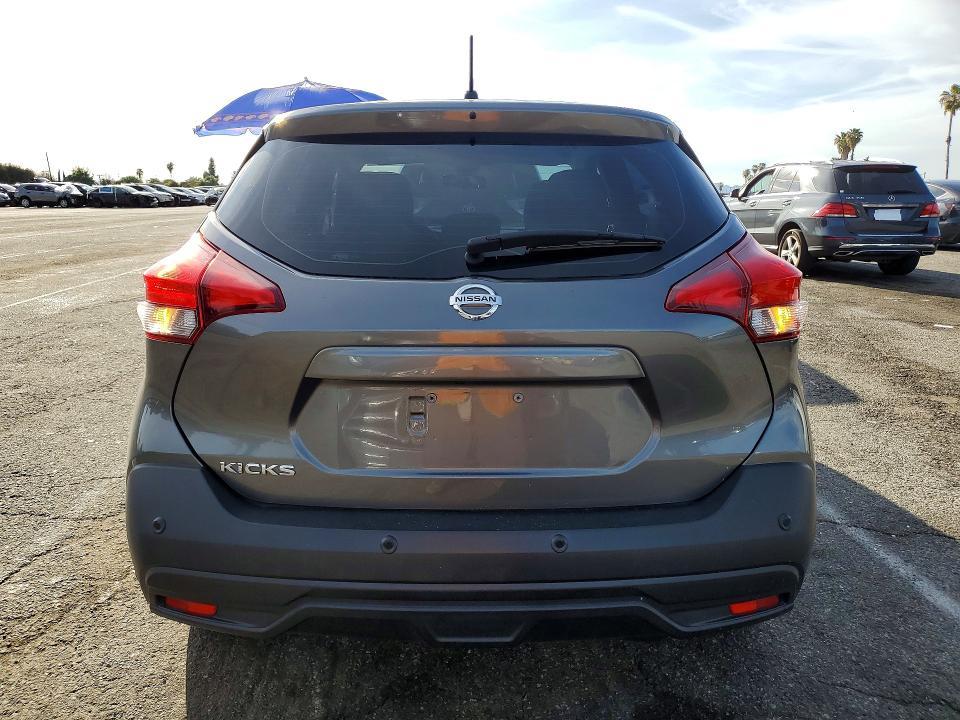 2020 Nissan Kicks s