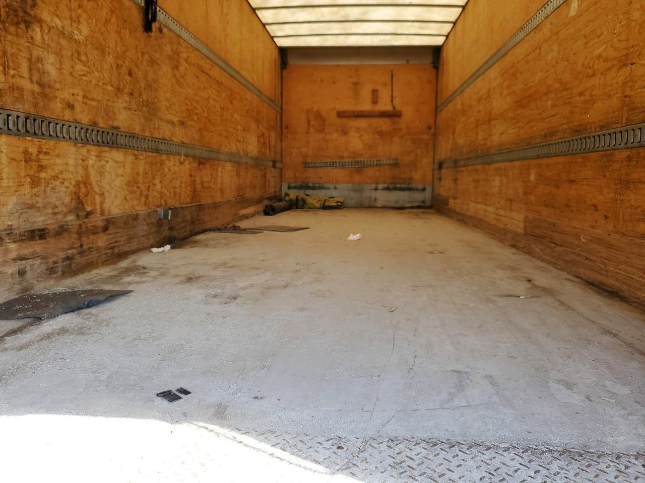 2019 Freightliner Business Class M2 BOX Truck