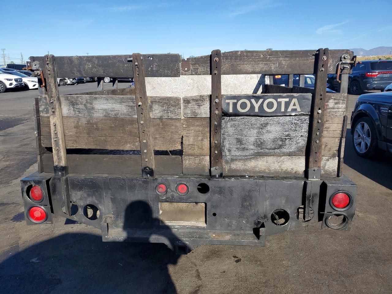 1988 Toyota Pickup Flatbed Truck