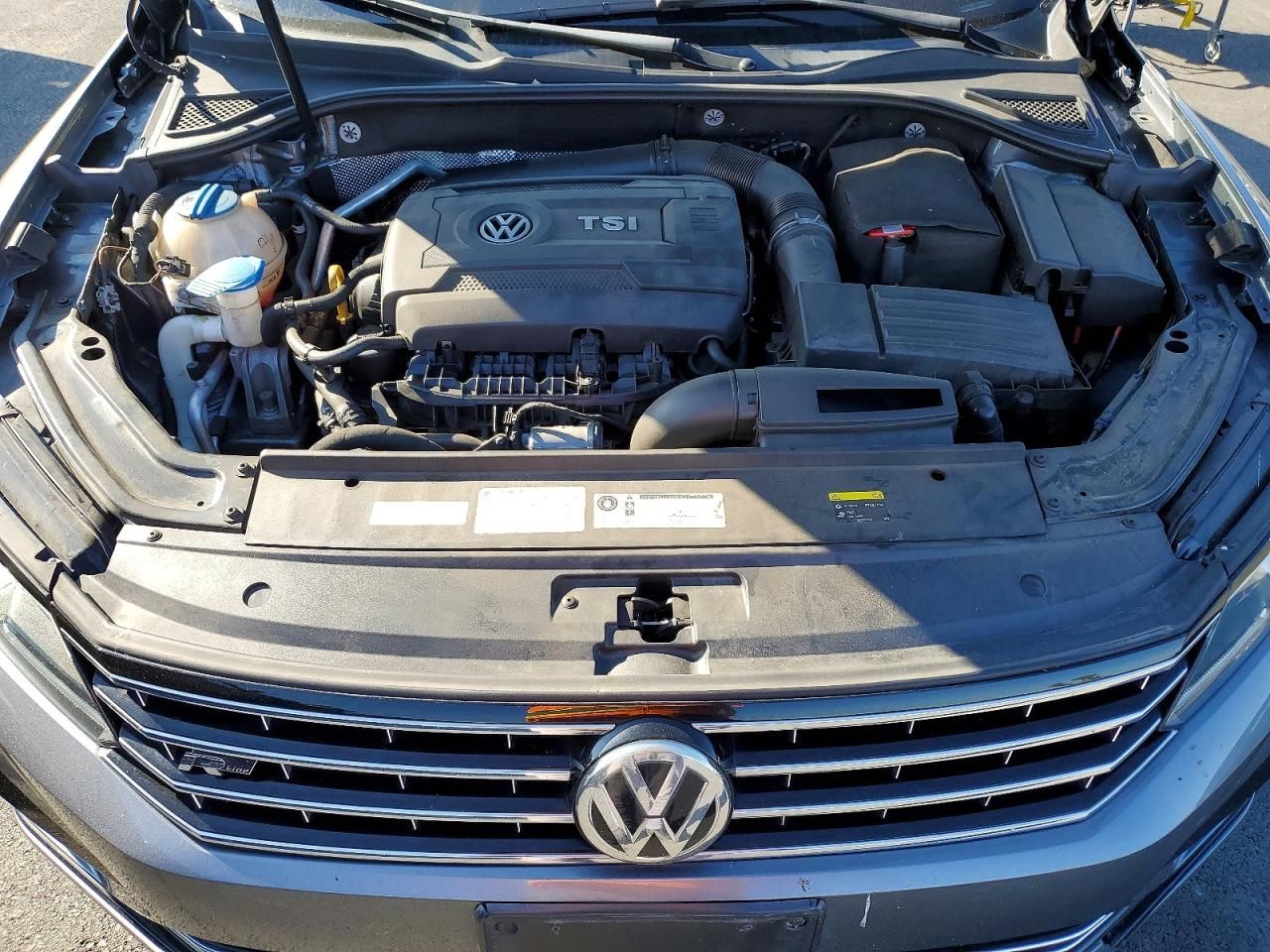 2017 Volkswagen Passat R-line