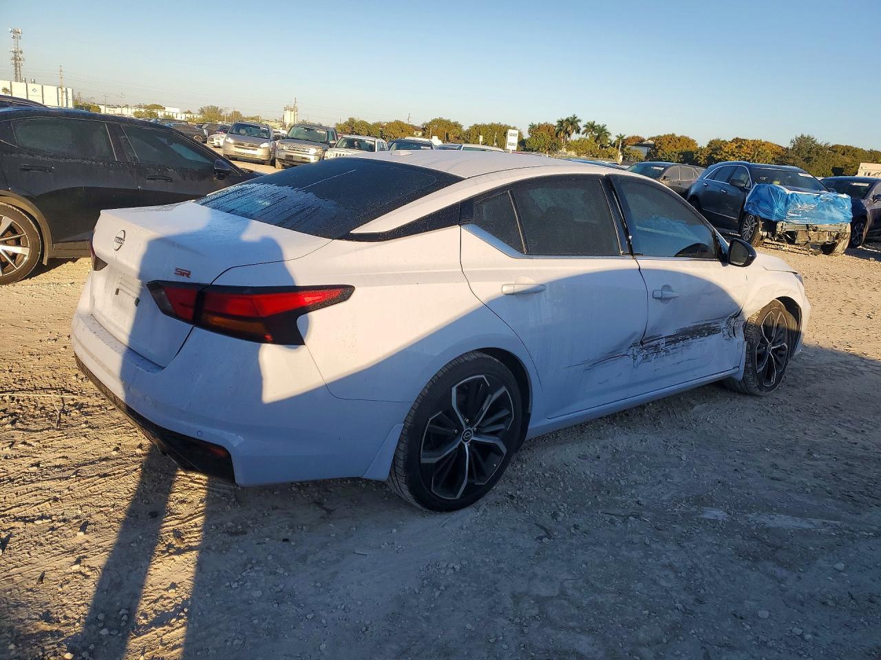 2025 Nissan Altima 2.5 sr