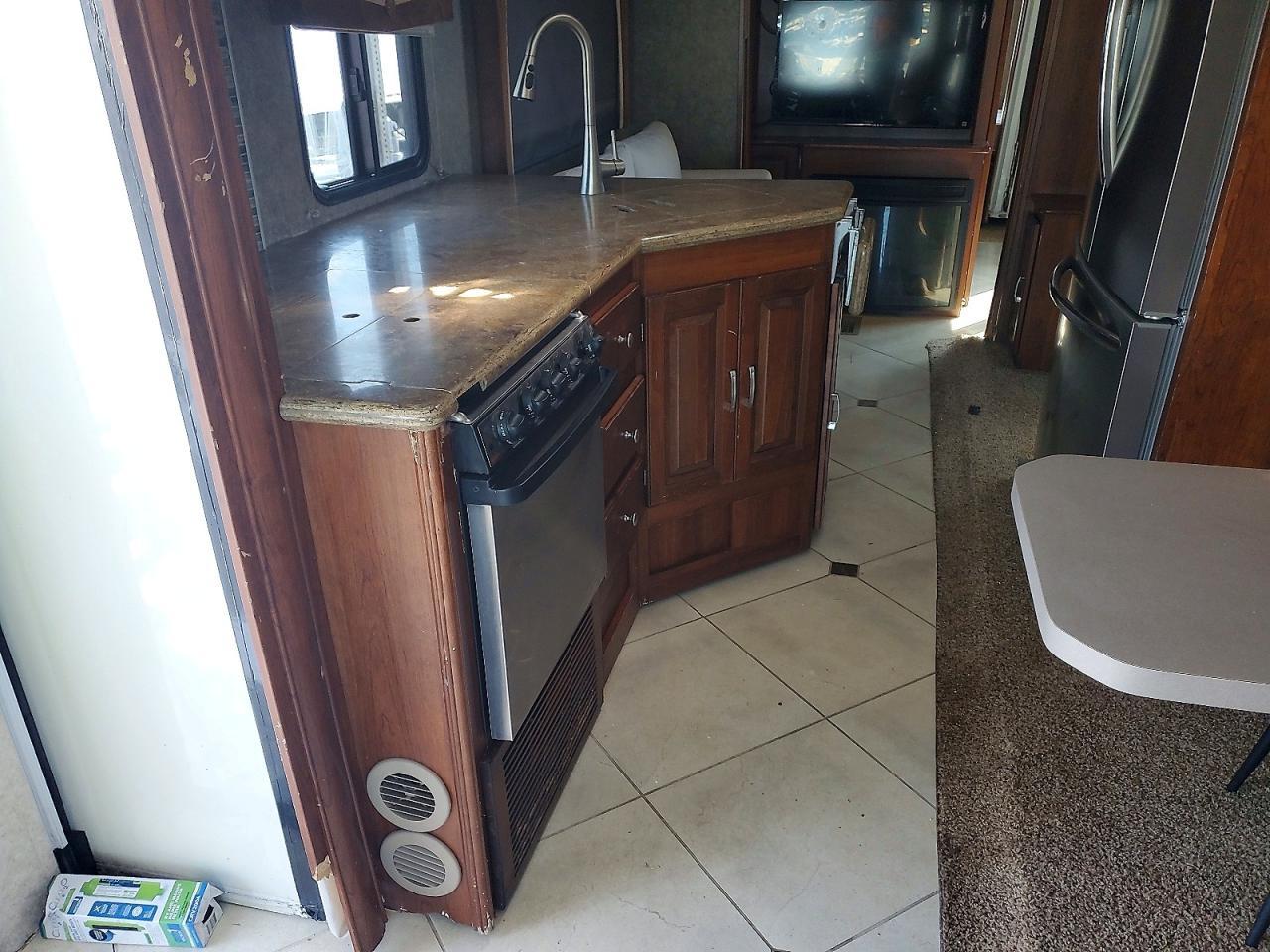 2012 Ford F53-RV