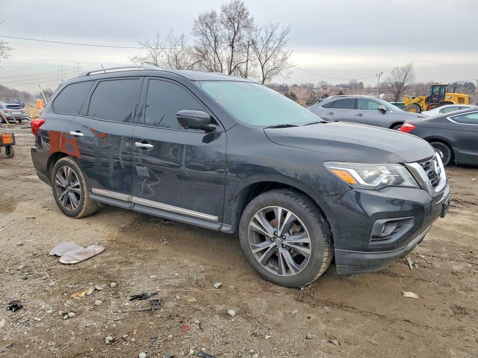 2017 Nissan Pathfinder Platinum