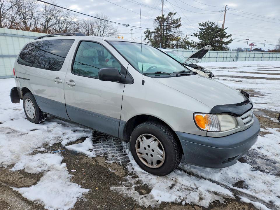2002 Toyota Sienna ce