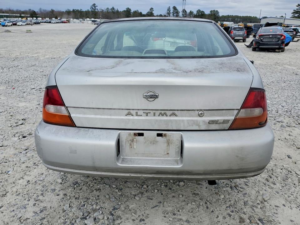 1999 Nissan Altima xe