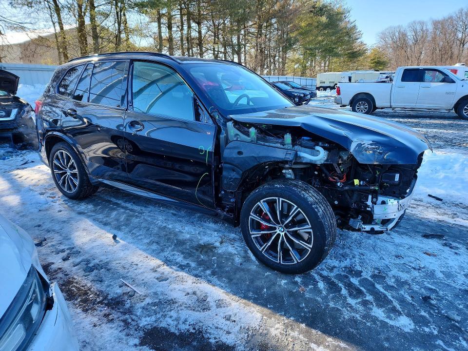 2022 BMW X5 M50i