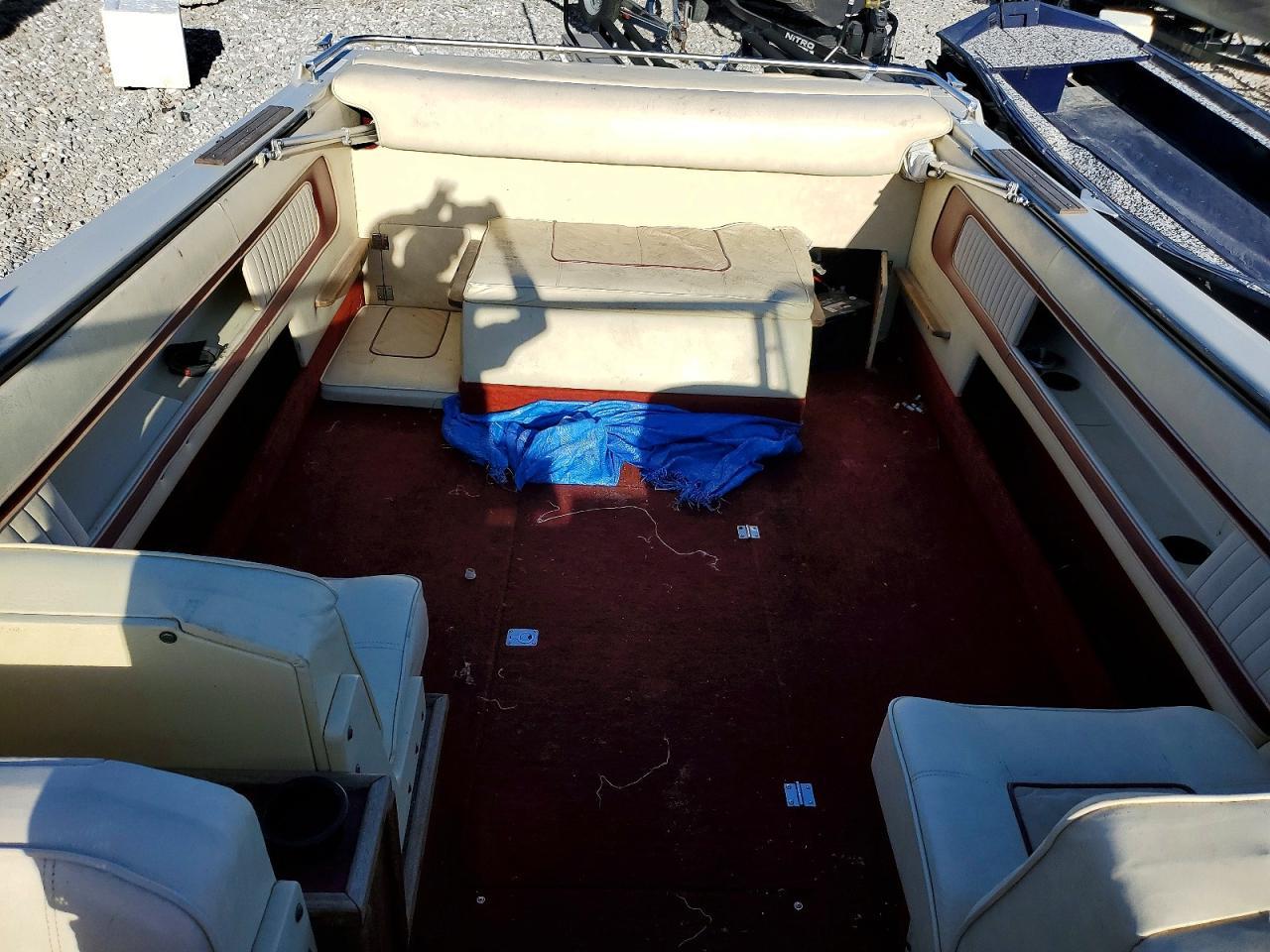 1984 Larson Boat