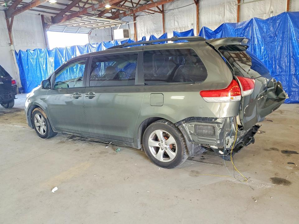 2011 Toyota Sienna le