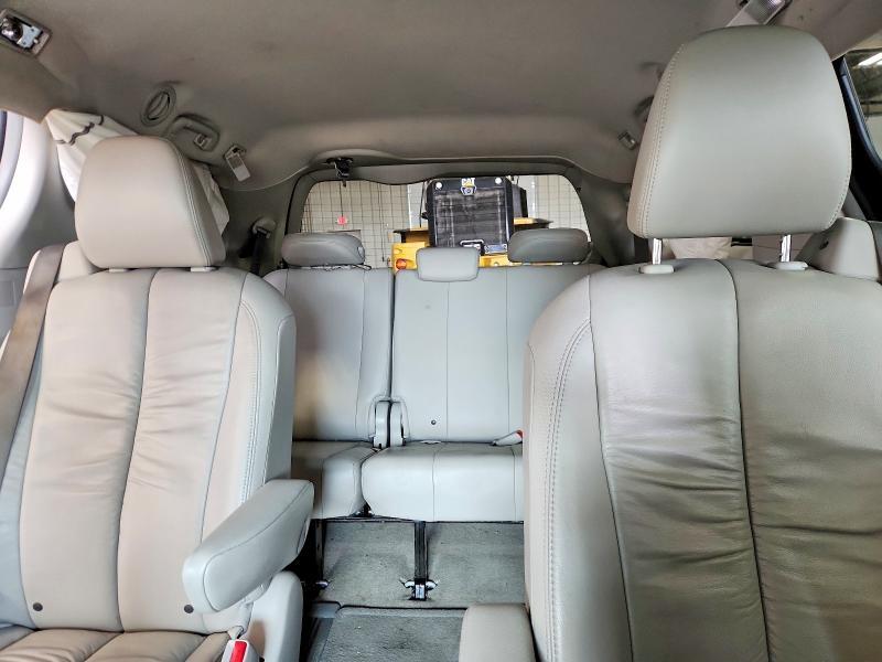 2011 Toyota Sienna xle 7-passenger