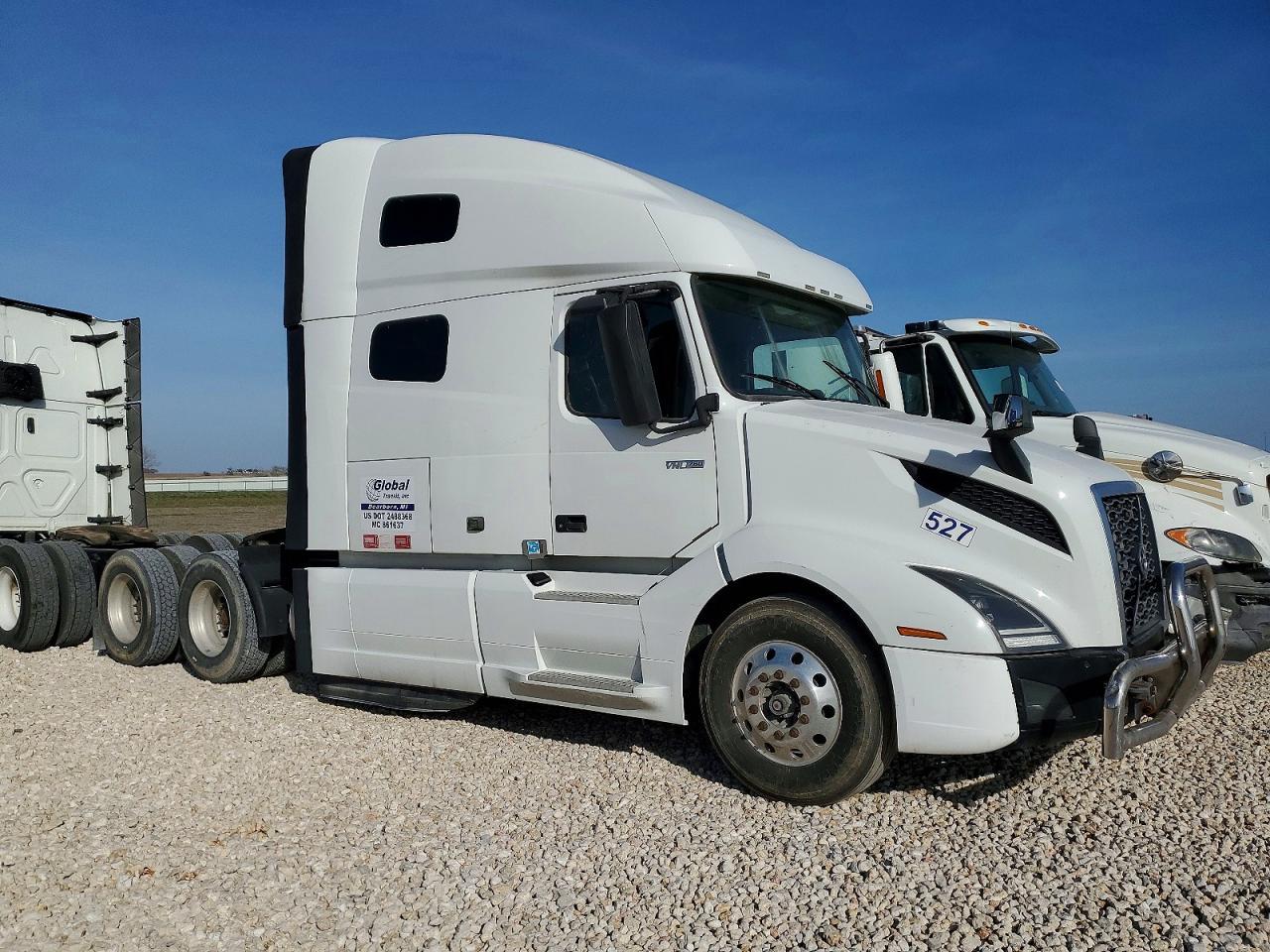 2019 Volv O VNL Semi Truck