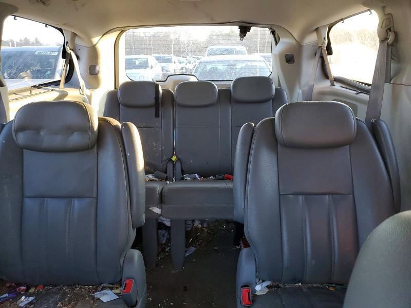 2010 Chrysler Town & Country Touring