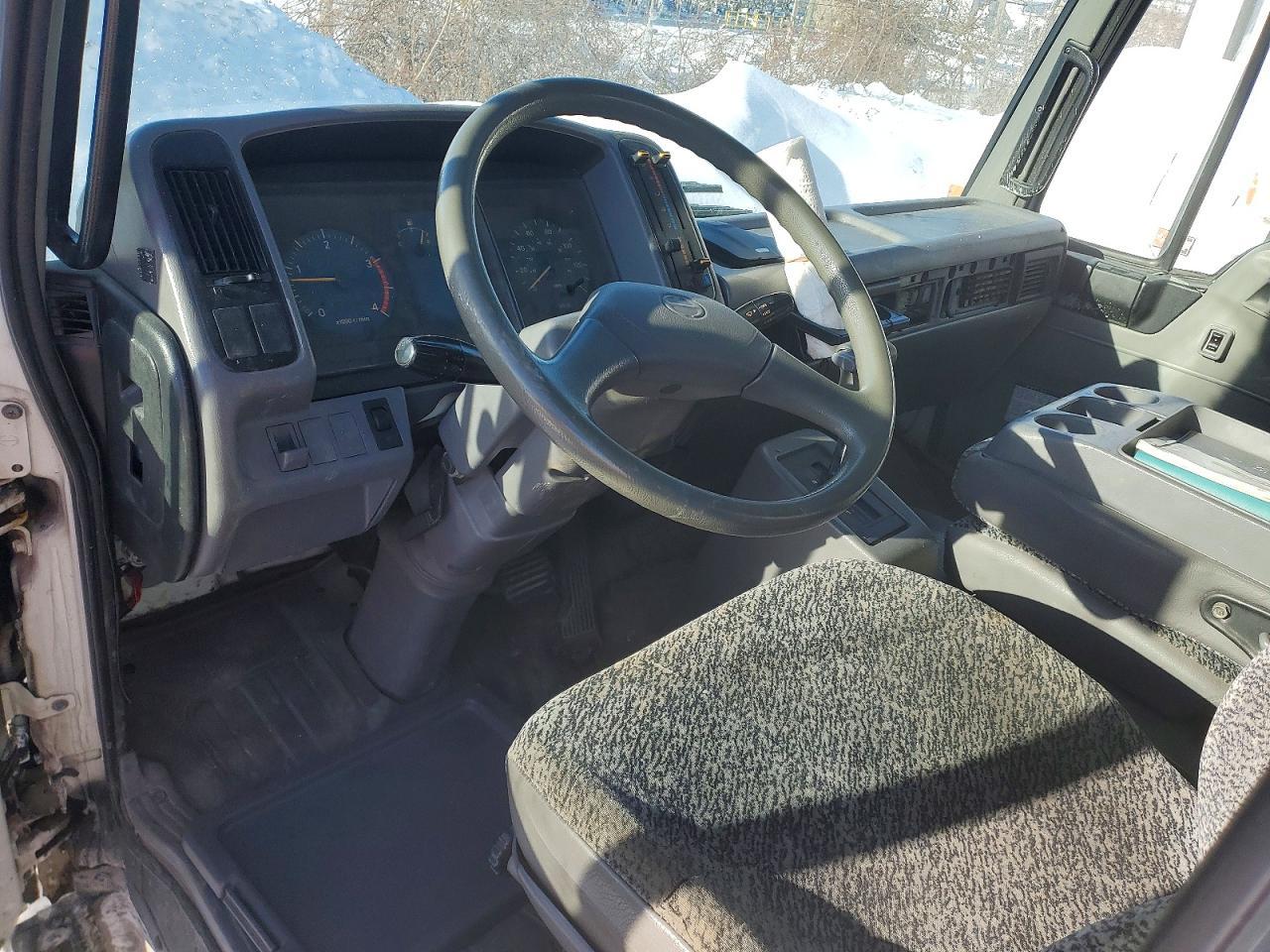 2004 Hino FB FB1817-BOX Truck