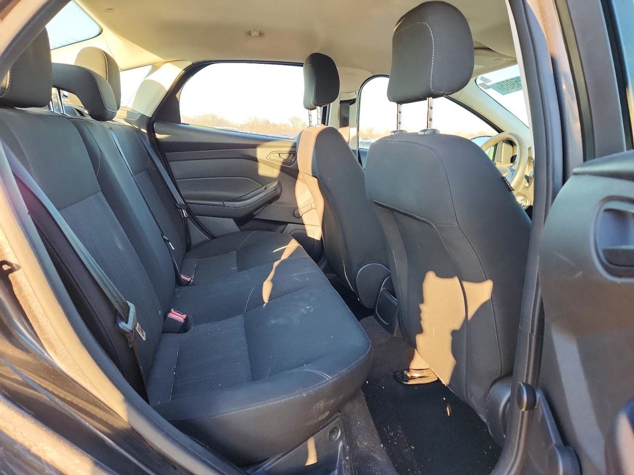 2015 Ford Focus s