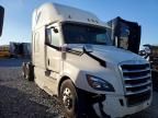 2020 Freightliner Cascadia 126 Semi Truck