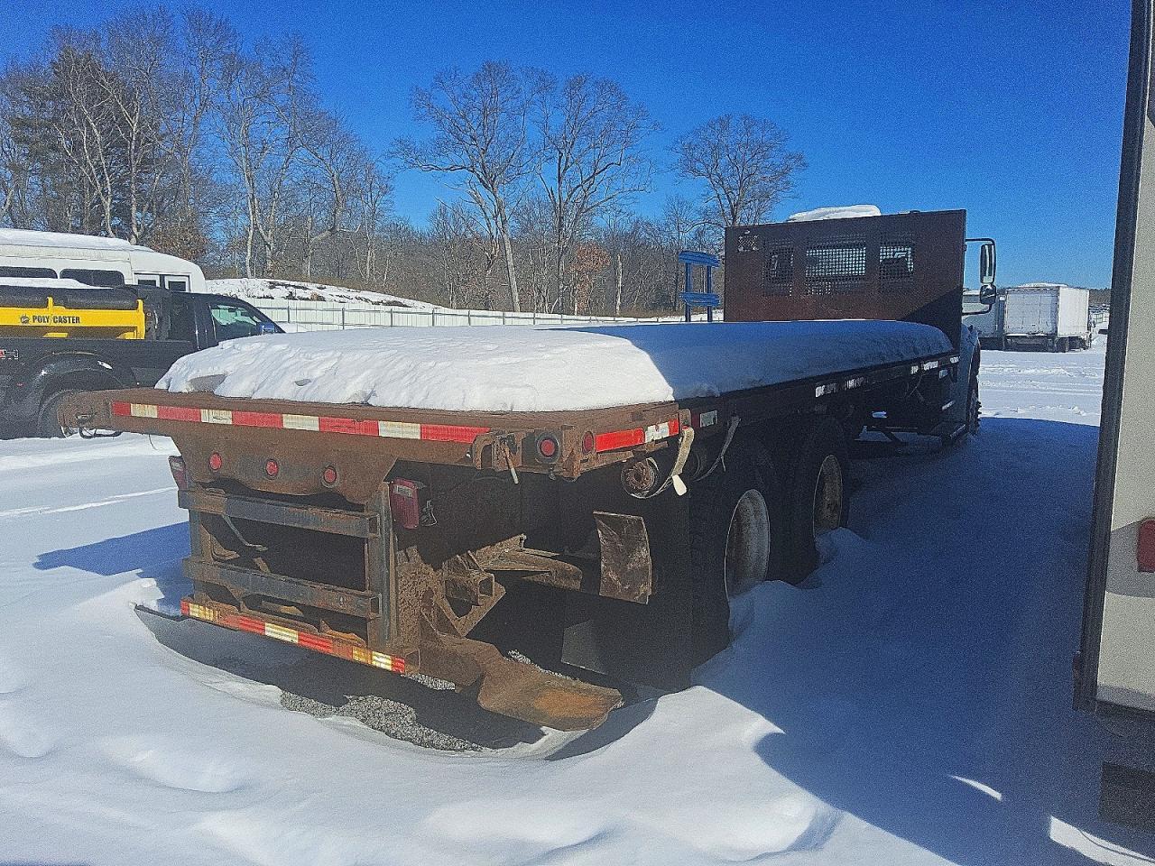 2013 Freightliner Business Class M2 Flatbed Truck