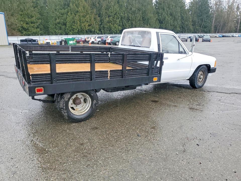 1984 Toyota Pickup Commercial / Camper RN55