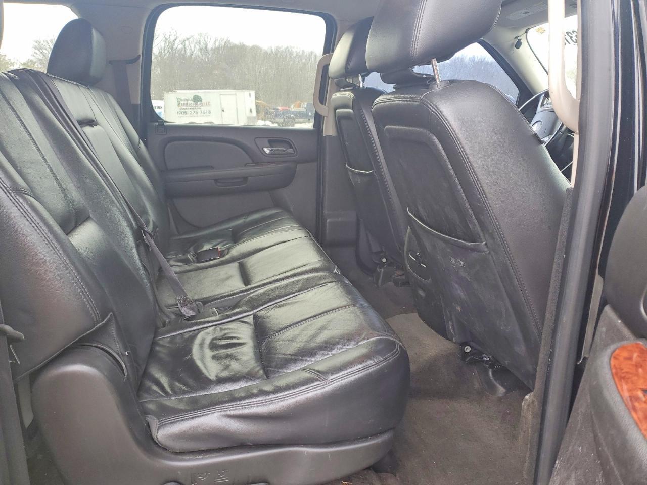 2012 Chevrolet Suburban K1500 lt