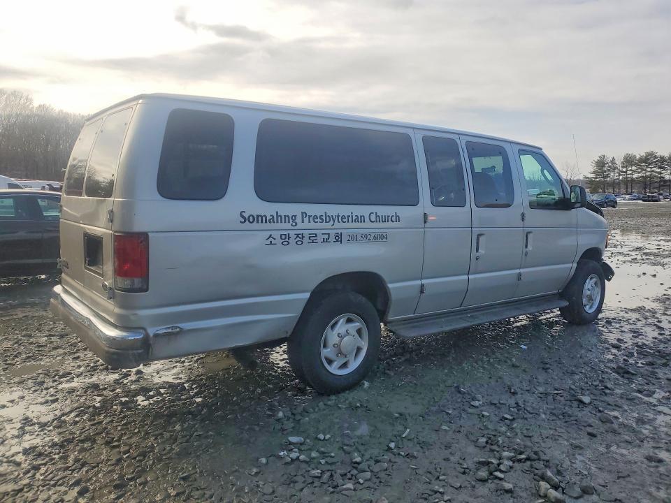 2003 Ford Econoline E350 Super Duty Wagon