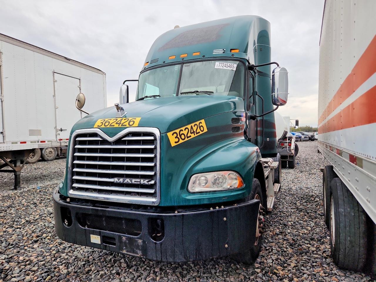 2017 Mack CX612 Semi Truck