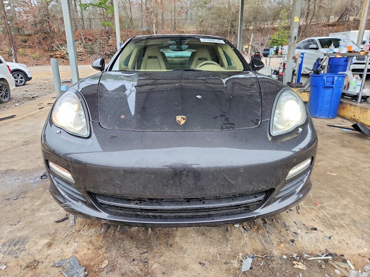 2012 Porsche Panamera 2