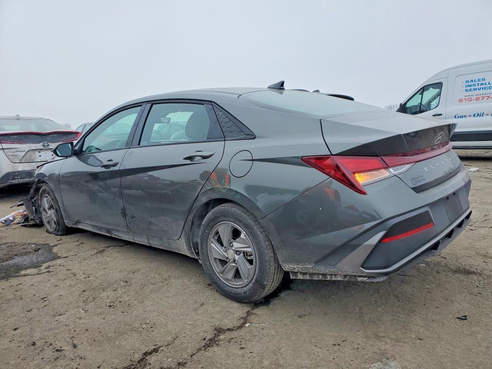 2025 Hyundai Elantra se
