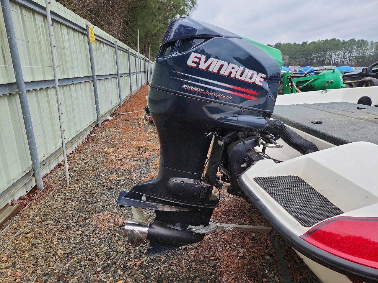 2004 Stratos 180 Boat-Outboard Engine
