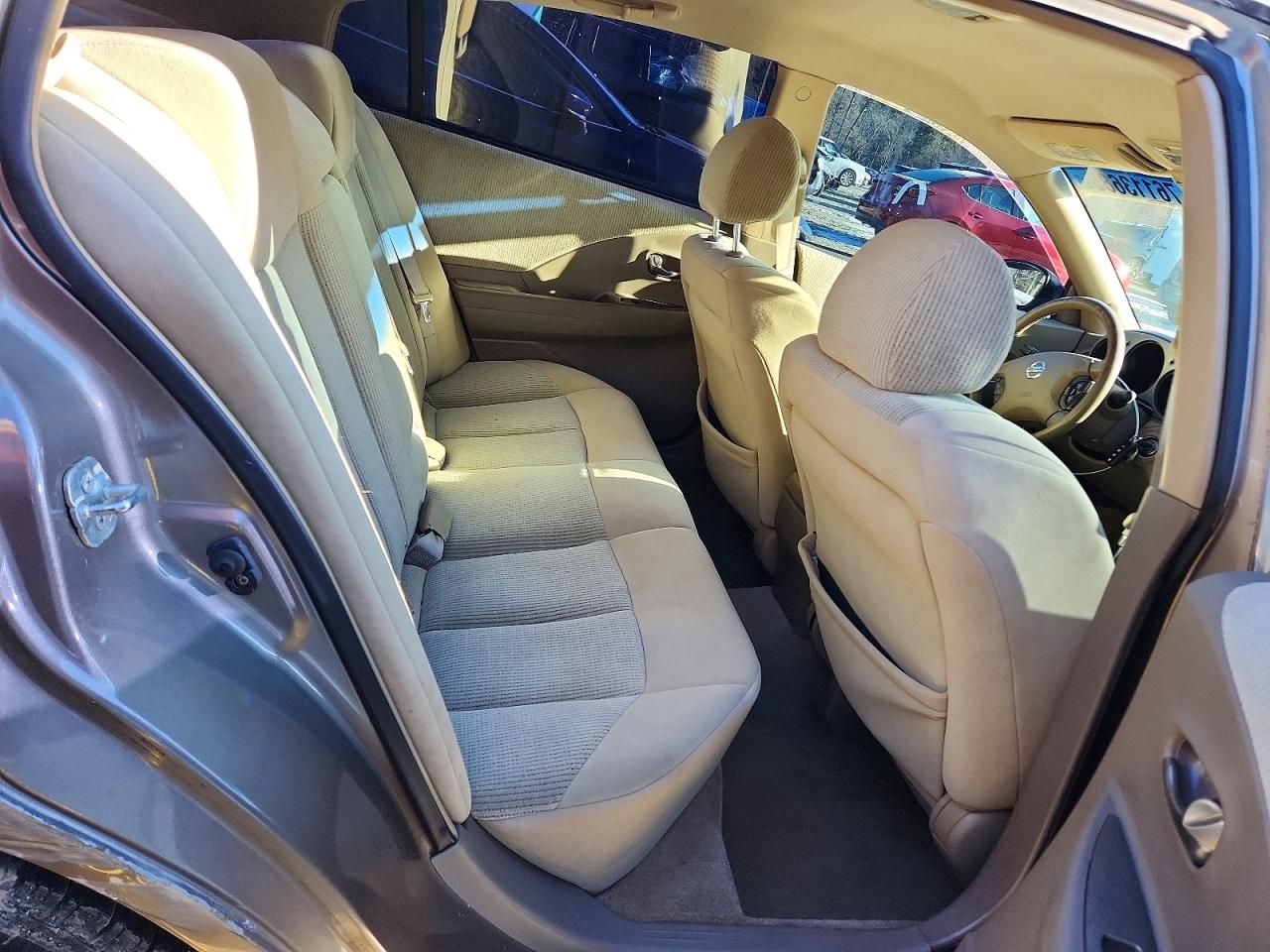 2004 Nissan Altima Base