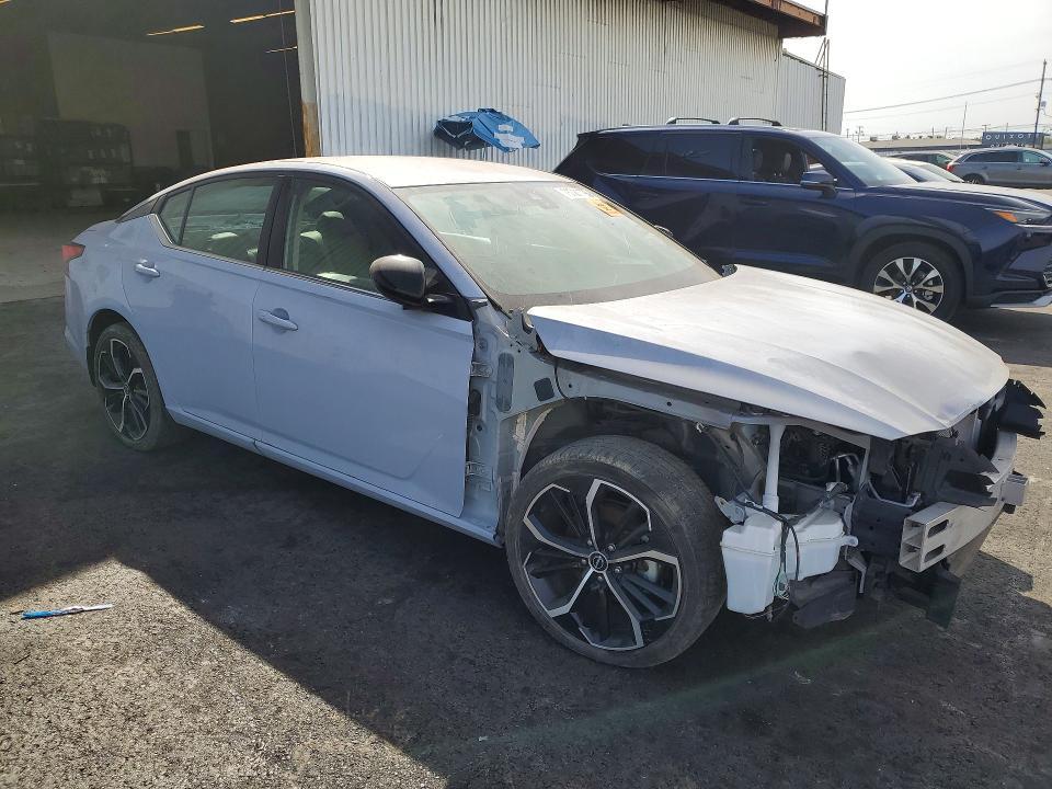 2023 Nissan Altima sr