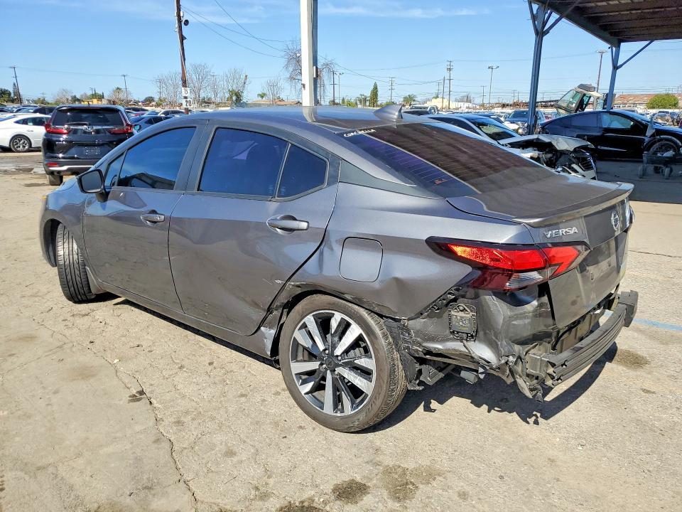 2021 Nissan Versa sr